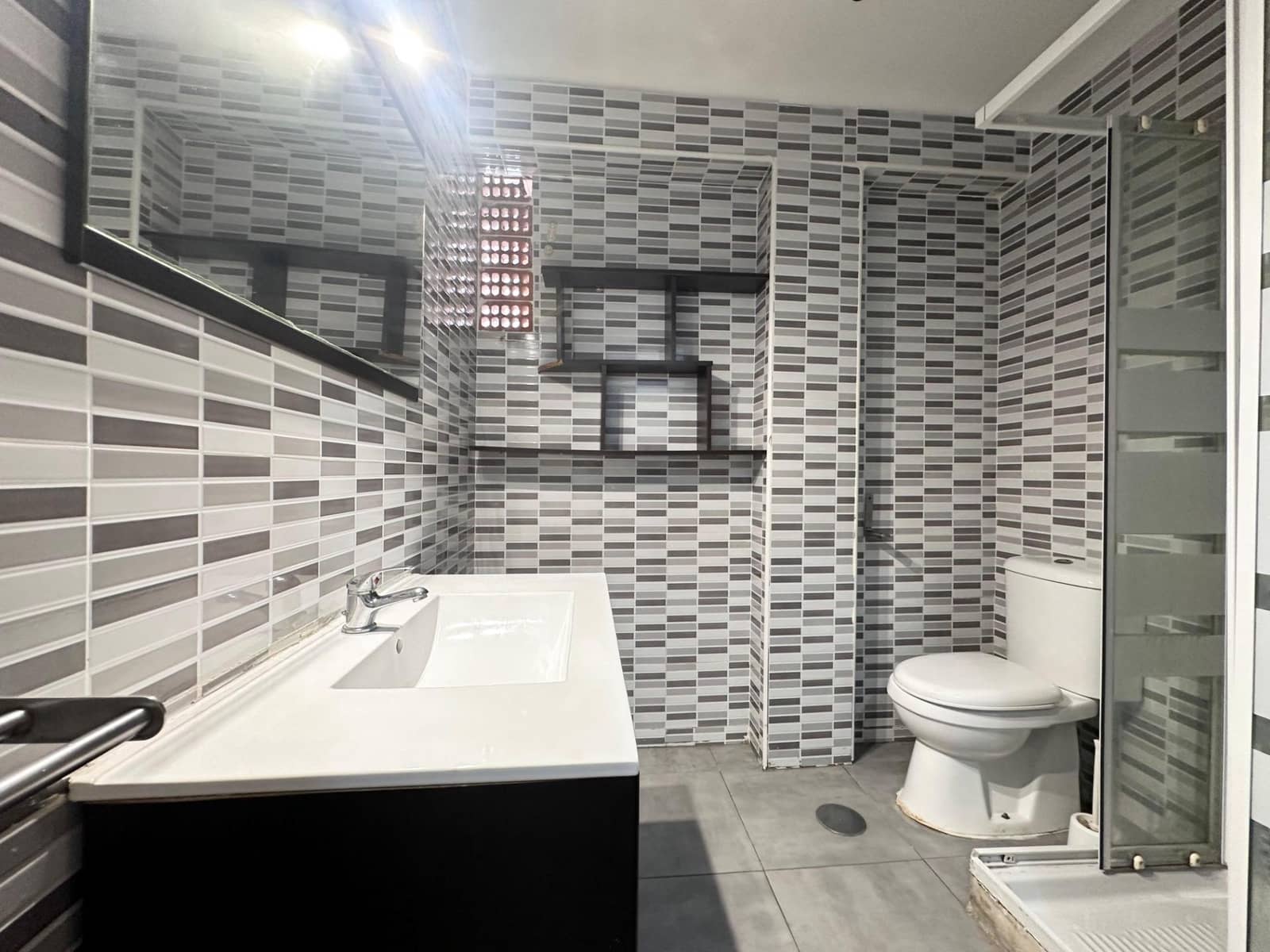 3 bedroom Flat for sale in Malaga city - € 230,000 (Ref: 9625787)