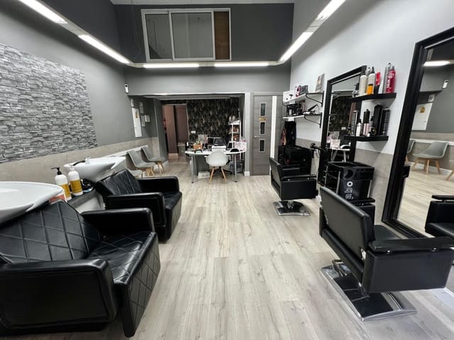 Comercial para arrendar em Málaga cidade - 1 000 € (Ref: 9627675)