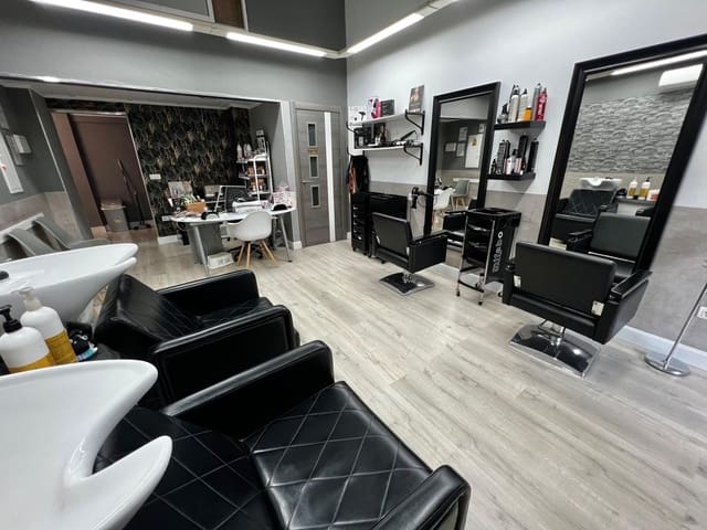 Comercial para arrendar em Málaga cidade - 1 000 € (Ref: 9627675)