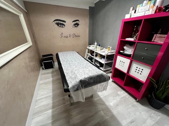 Comercial para arrendar em Málaga cidade - 1 000 € (Ref: 9627675)