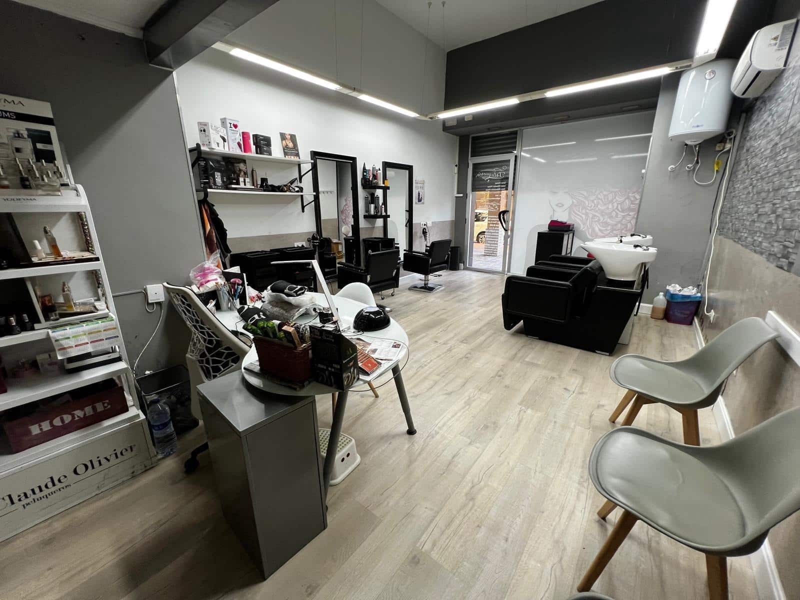 Kommersiell til salgs i Malaga by - € 199 900 (Ref: 9627676)