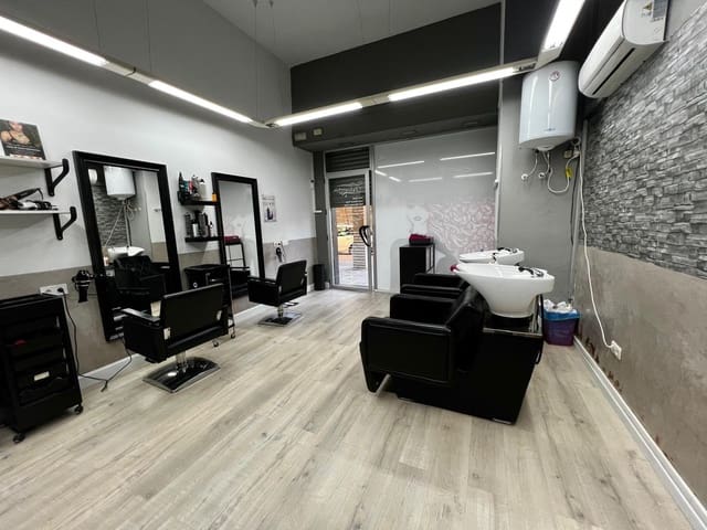 Kommersiell til salgs i Málaga by - € 199 900 (Ref: 9627676)