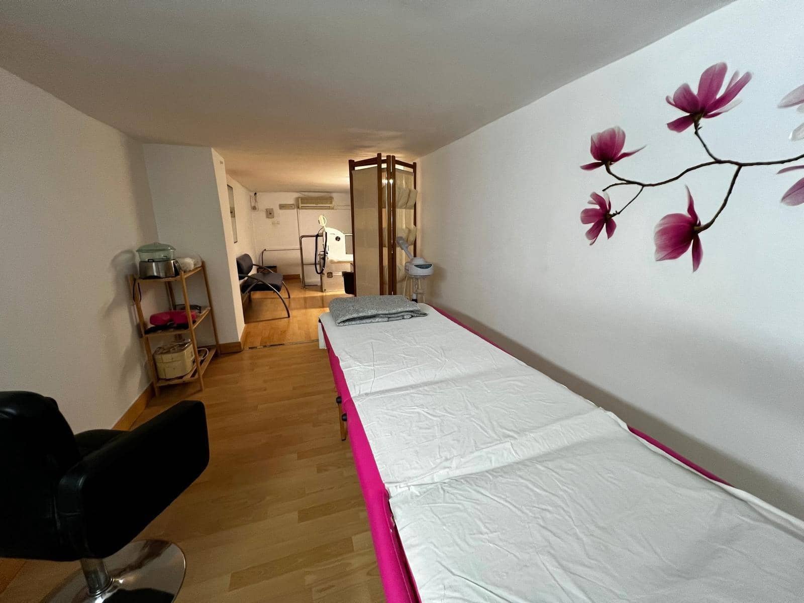 Kommersiell til salgs i Malaga by - € 199 900 (Ref: 9627676)