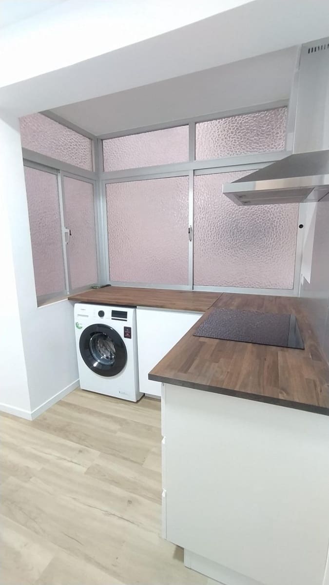 2 soveværelse Lejlighed til leje i Malaga by - € 1.000 (Ref: 9630120)