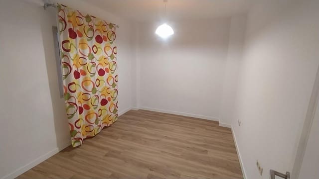 2 soveværelse Lejlighed til leje i Málaga by - € 1.000 (Ref: 9630120)