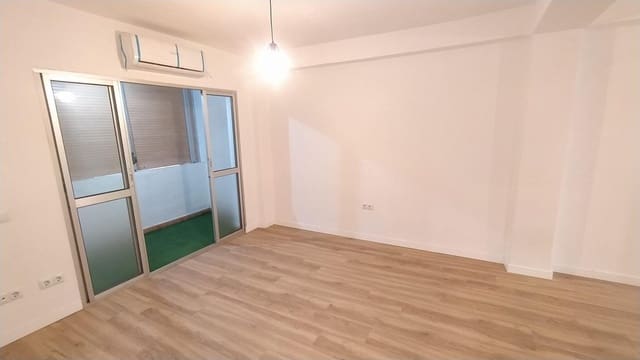 2 soveværelse Lejlighed til leje i Málaga by - € 1.000 (Ref: 9630120)