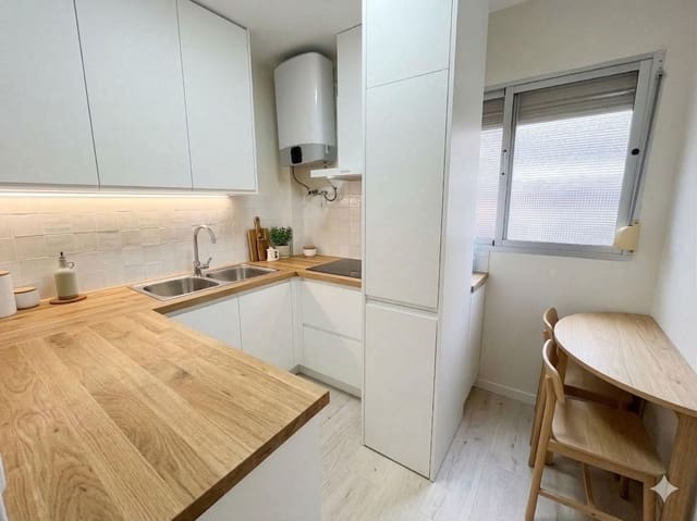 Piso de 2 habitaciones en Gamarra, Málaga ciudad en venta - 190.000 € (Ref: 9630121)