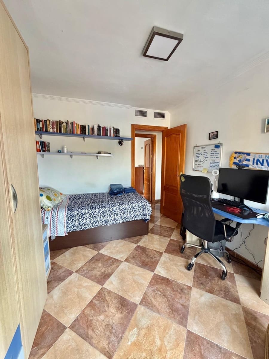 3 Zimmer Wohnung zu verkaufen in Malaga Stadt mit Garage - 295.000 € (Ref: 9672275)
