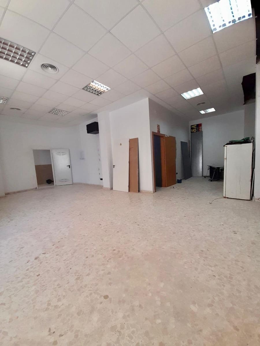 Komercyjne na sprzedaż w Miasto Malaga - 267 500 € (Ref: 9686543)