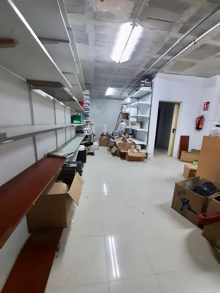 Komercyjne na sprzedaż w Miasto Malaga - 267 500 € (Ref: 9686543)