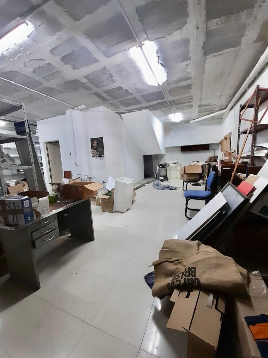 Komercyjne na sprzedaż w Miasto Malaga - 267 500 € (Ref: 9686543)