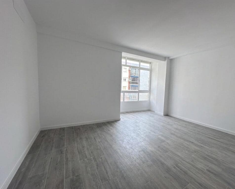2 soveværelse Lejlighed til salg i Malaga by - € 215.000 (Ref: 9712066)