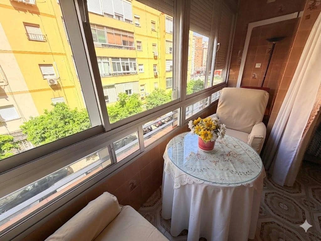 2 bedroom Flat for sale in Malaga city - € 246,500 (Ref: 9721791)