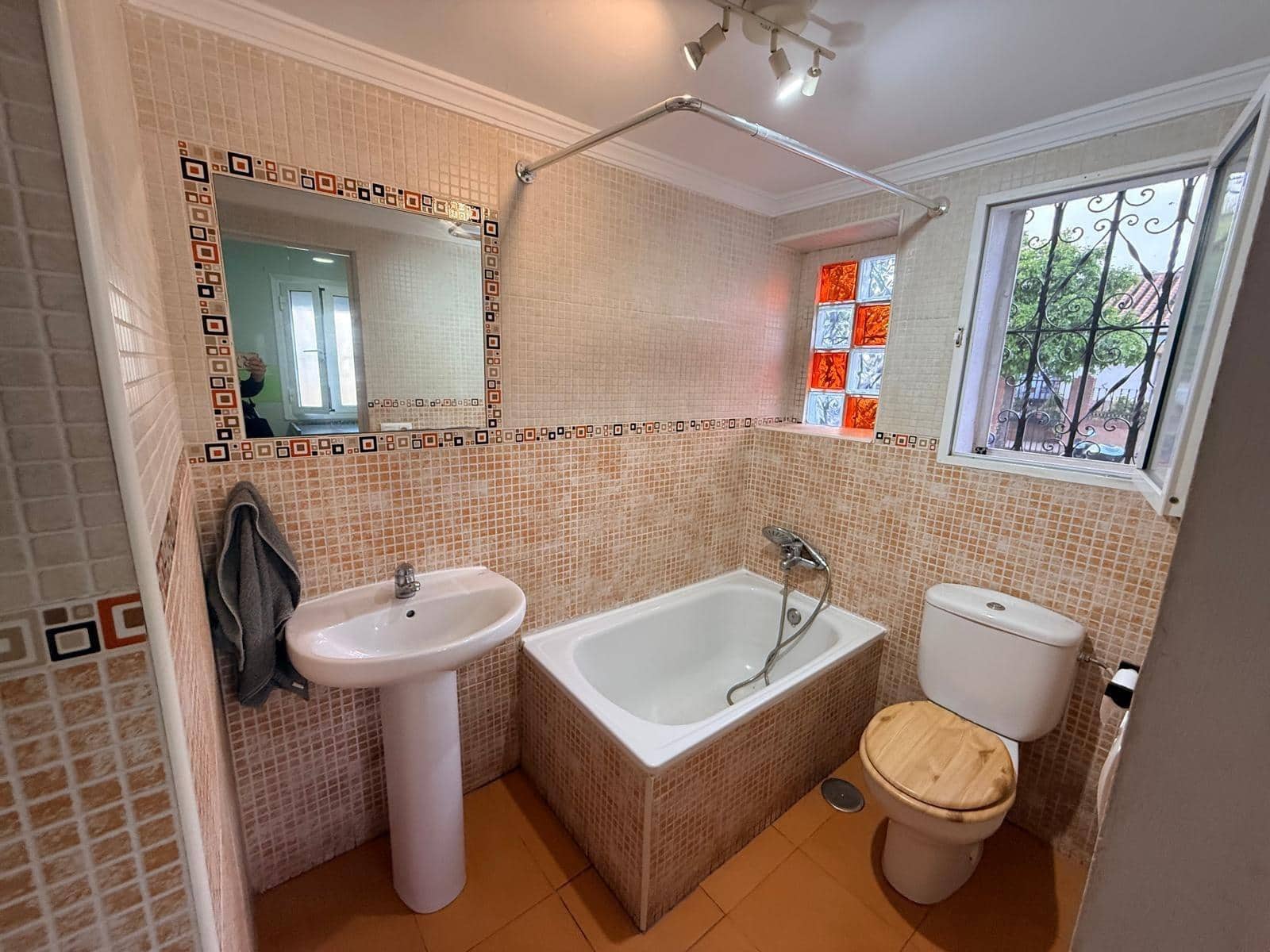 2 bedroom Flat for sale in Malaga city - € 208,100 (Ref: 9726744)