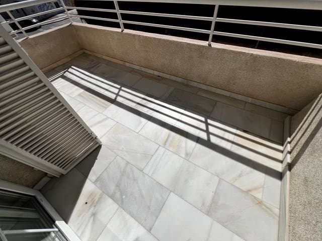 Piso de 3 habitaciones en Málaga ciudad en venta - 380.000 € (Ref: 9726745)