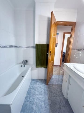 4 soverom Leilighet til salgs i Puerto de la Torre, Málaga by med garasje - € 345 000 (Ref: 9752130)