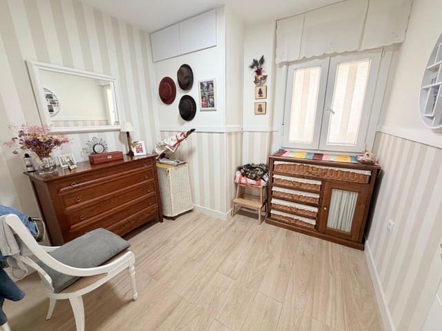 3 makuuhuone Asunto myytävänä paikassa Cruz de Humilladero, Málaga kaupunki - 339 000 € (Ref: 9770724)