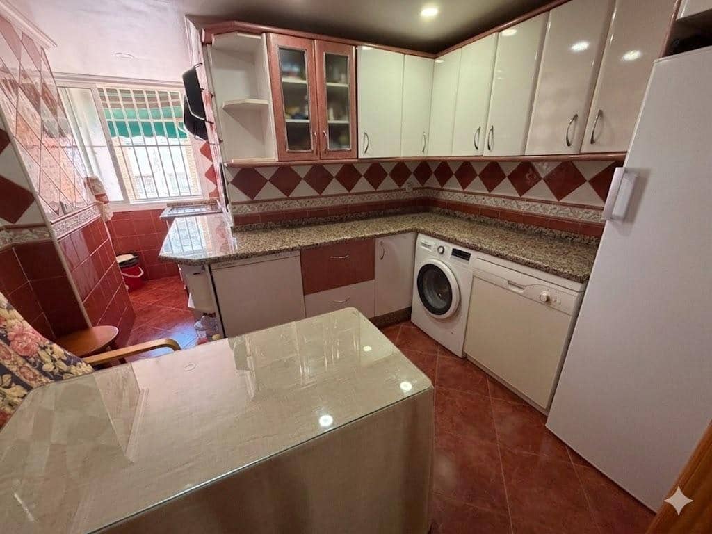 3 sovrum Lägenhet till salu i Malaga stad - 260 000 € (Ref: 9788721)