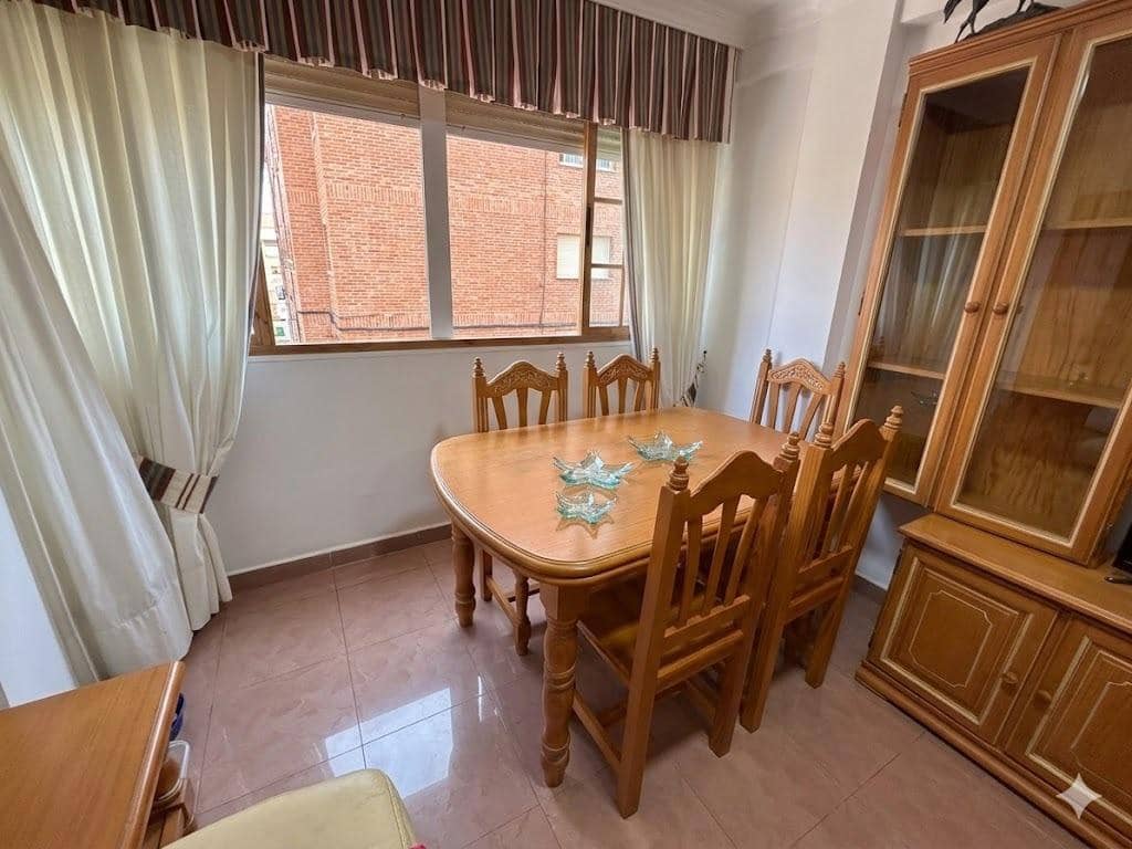 3 sovrum Lägenhet till salu i Malaga stad - 260 000 € (Ref: 9788721)