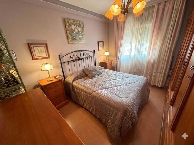 3 bedroom Flat for sale in Málaga city - € 260,000 (Ref: 9788721)