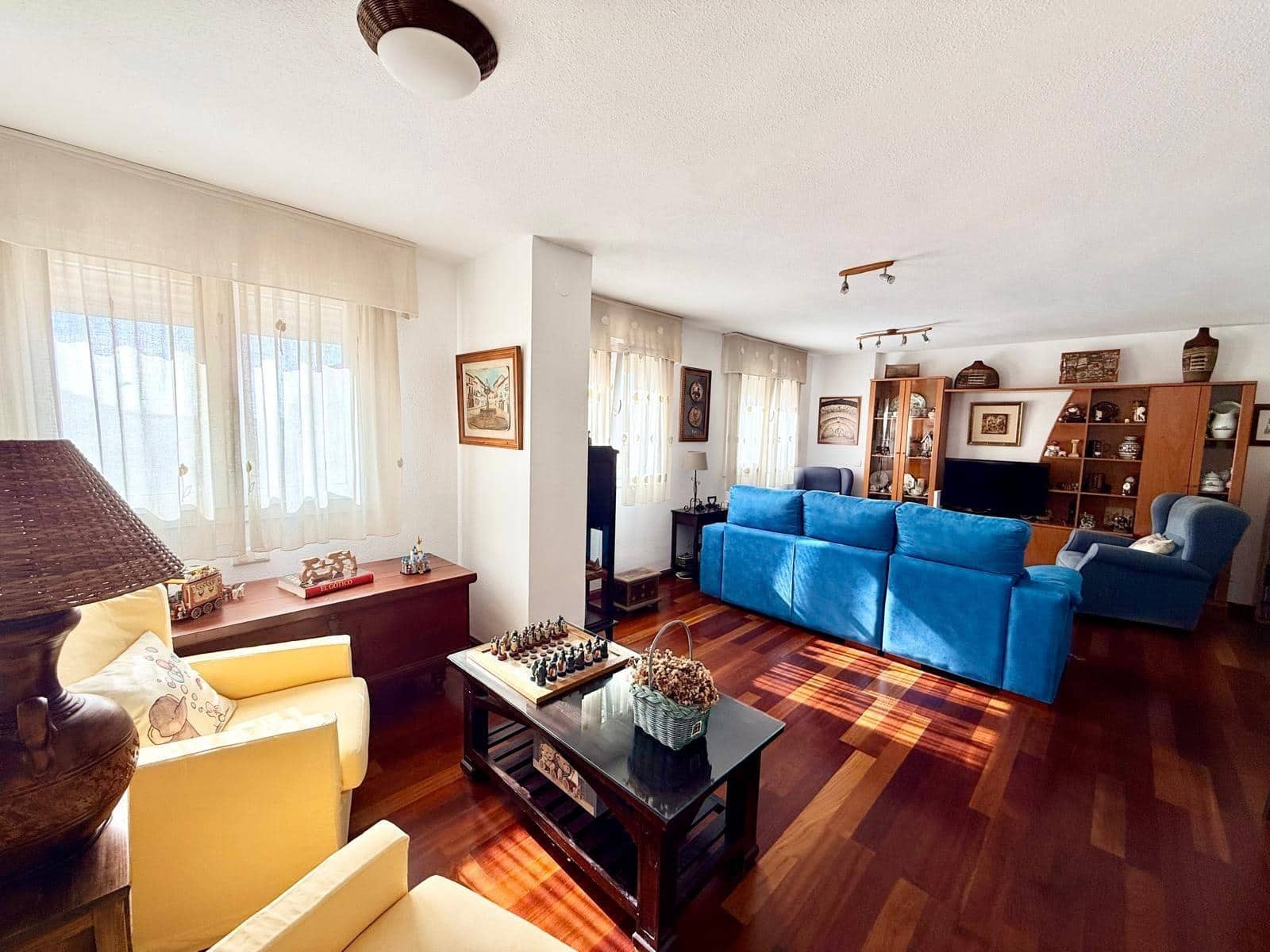 4 bedroom Flat for sale in Malaga city - € 349,000 (Ref: 9820614)
