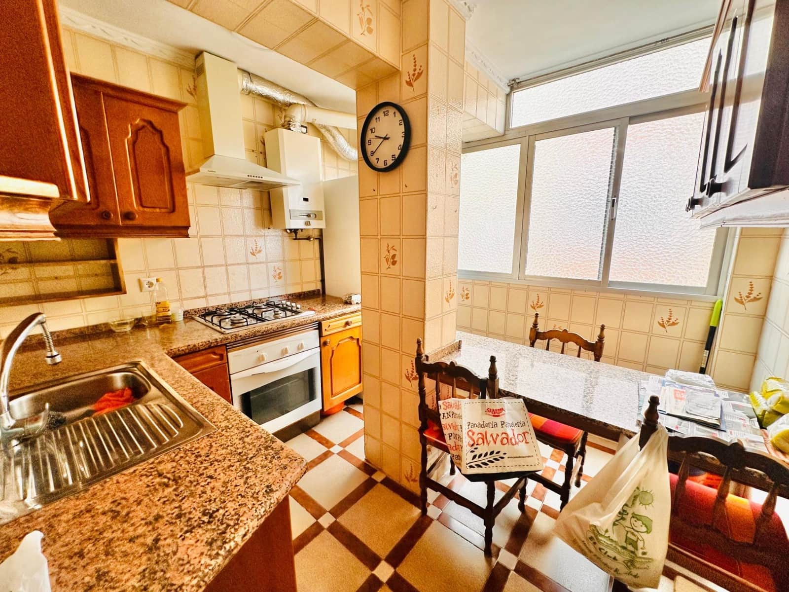 3 bedroom Flat for rent in Malaga city - € 900 (Ref: 9829433)