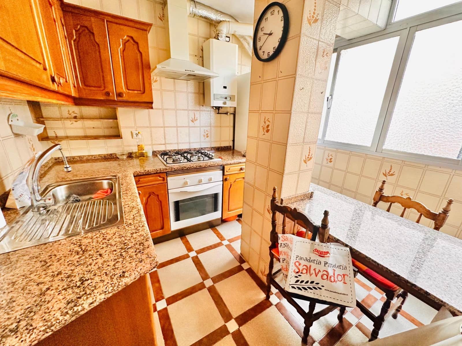 3 bedroom Flat for rent in Malaga city - € 900 (Ref: 9829433)