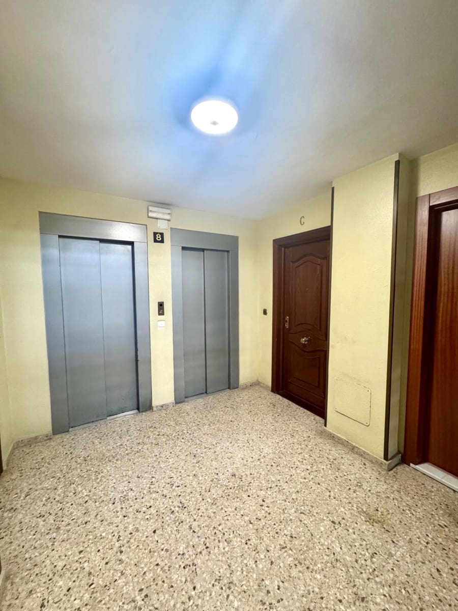 3 Zimmer Wohnung zu verkaufen in Malaga Stadt - 350.000 € (Ref: 9898884)