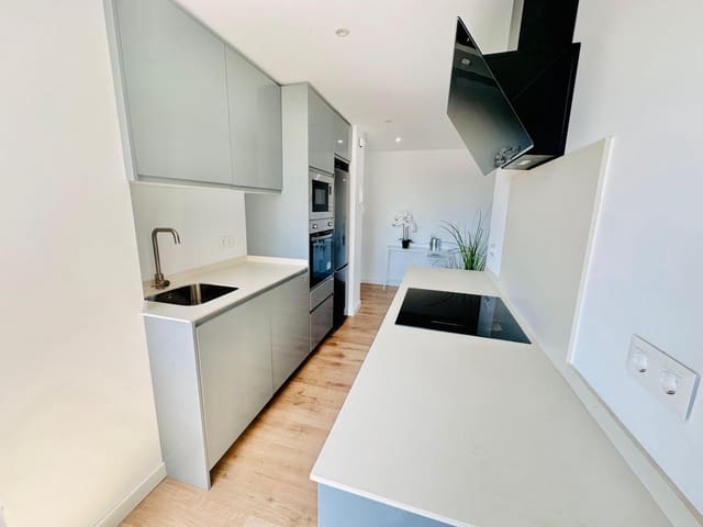 3 soveværelse Lejlighed til salg i Cruz de Humilladero, Málaga by - € 330.000 (Ref: 9898884)