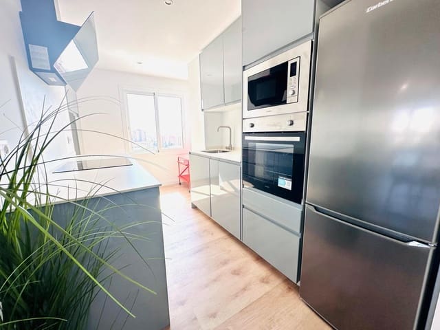 3 soveværelse Lejlighed til salg i Cruz de Humilladero, Málaga by - € 330.000 (Ref: 9898884)