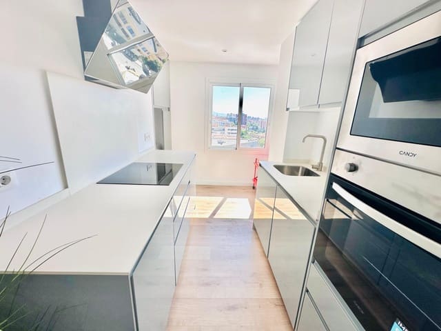 3 soveværelse Lejlighed til salg i Cruz de Humilladero, Málaga by - € 330.000 (Ref: 9898884)