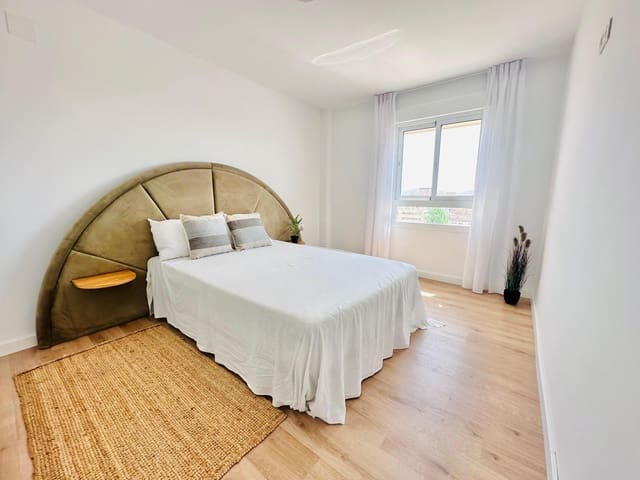 3 soveværelse Lejlighed til salg i Cruz de Humilladero, Málaga by - € 330.000 (Ref: 9898884)