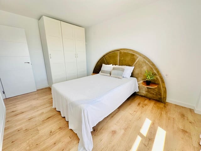 3 soveværelse Lejlighed til salg i Cruz de Humilladero, Málaga by - € 330.000 (Ref: 9898884)