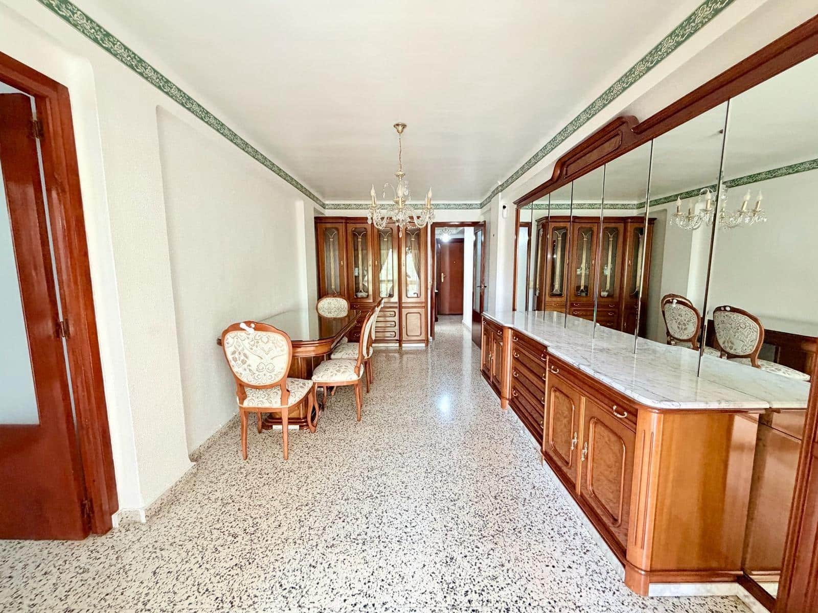 3 soveværelse Lejlighed til salg i Malaga by - € 262.000 (Ref: 9920525)