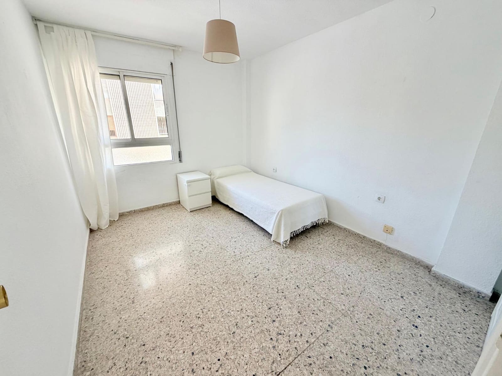 Piso de 3 habitaciones en Málaga ciudad en venta - 319.000 € (Ref: 9973388)