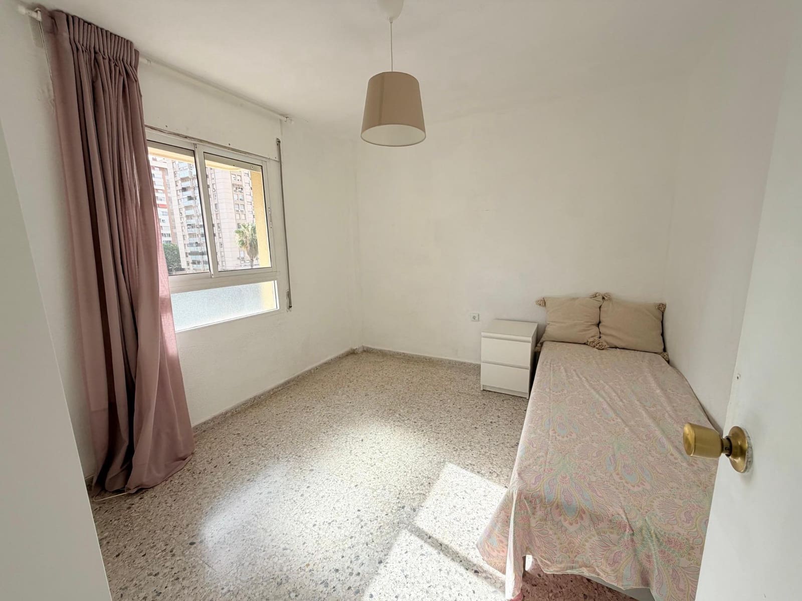 Piso de 3 habitaciones en Málaga ciudad en venta - 319.000 € (Ref: 9973388)