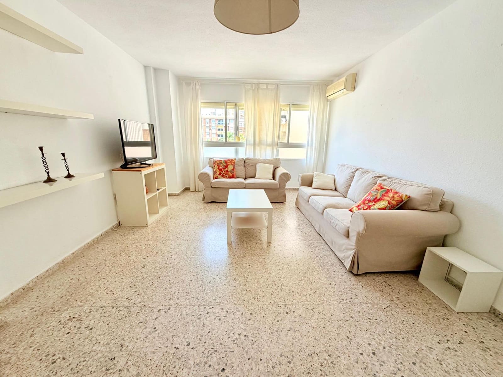 Piso de 3 habitaciones en Málaga ciudad en venta - 319.000 € (Ref: 9973388)