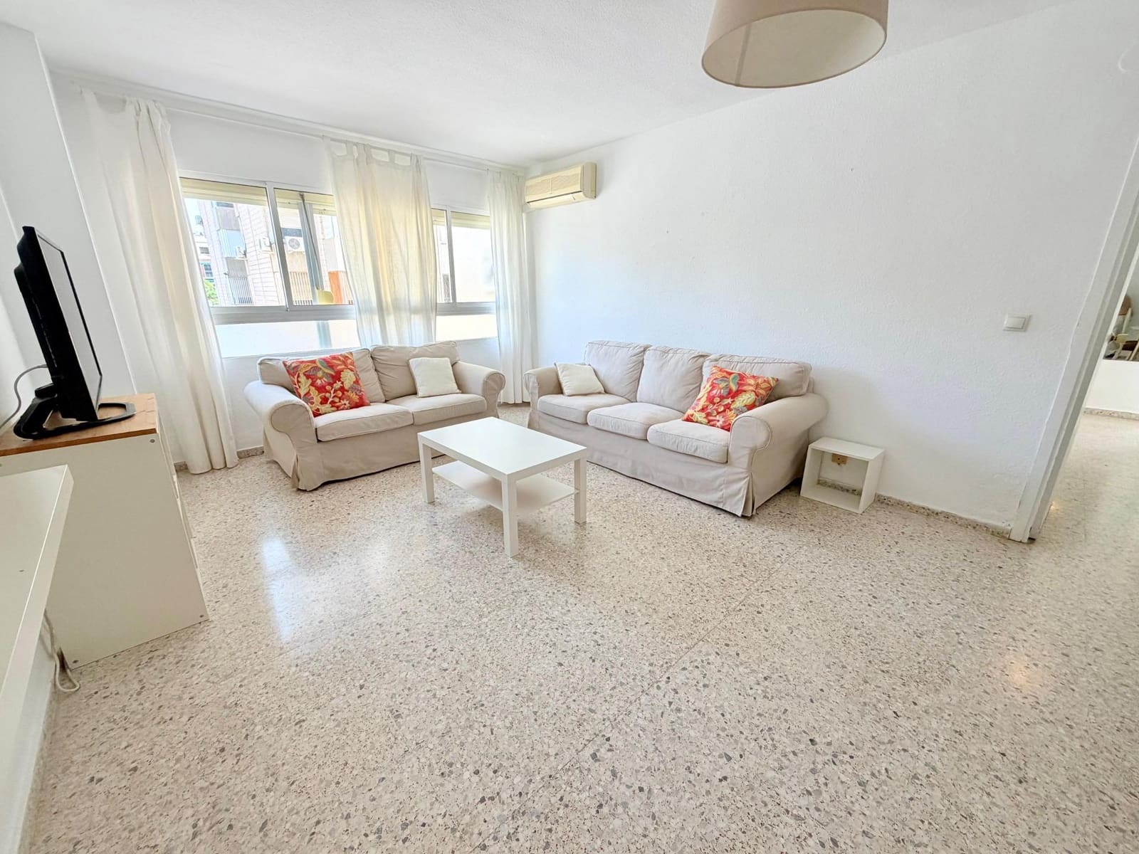 Piso de 3 habitaciones en Málaga ciudad en venta - 319.000 € (Ref: 9973388)