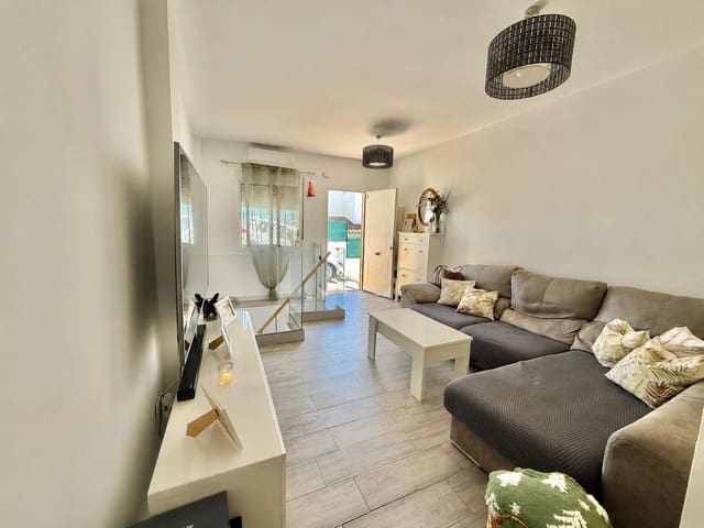 3 slaapkamer Flat te koop in Puerto de la Torre, Málaga stad - € 240.000 (Ref: 9981314)