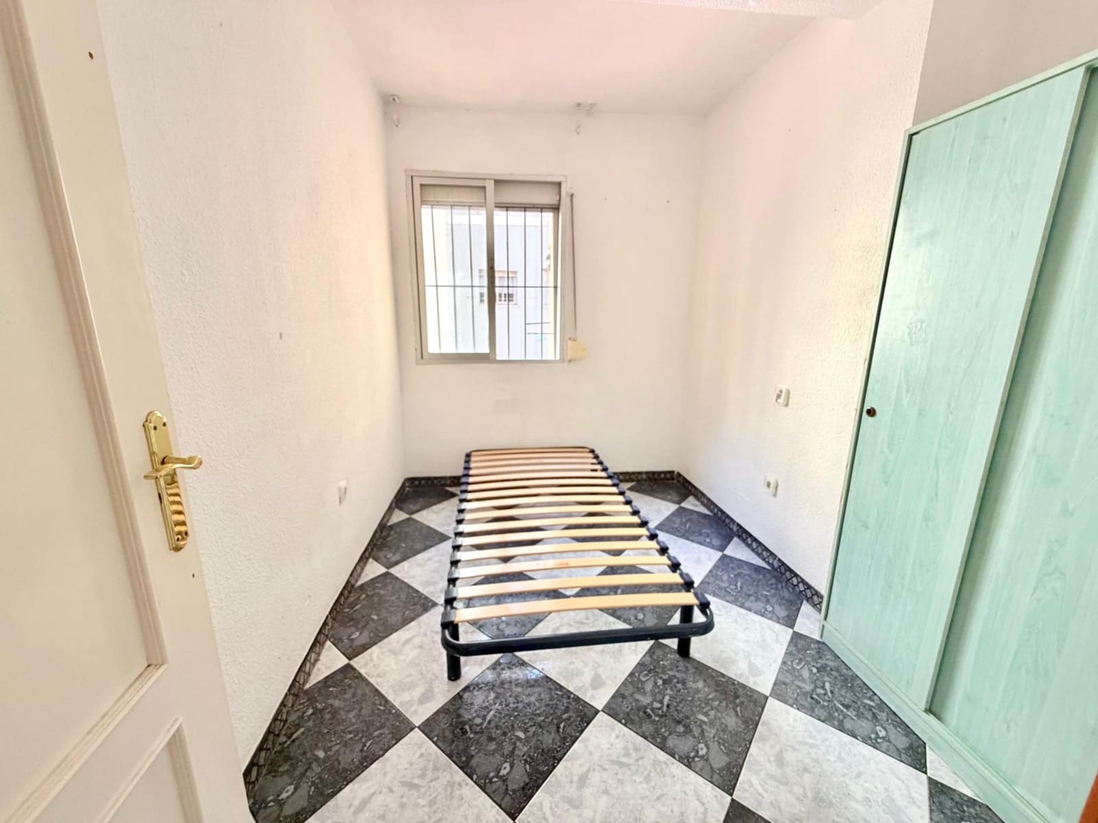 3 soveværelse Lejlighed til salg i Malaga by - € 255.000 (Ref: 9981316)