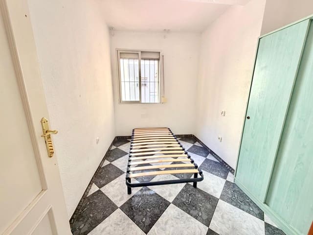 3 soveværelse Lejlighed til salg i Las Chapas, Málaga by - € 255.000 (Ref: 9981316)