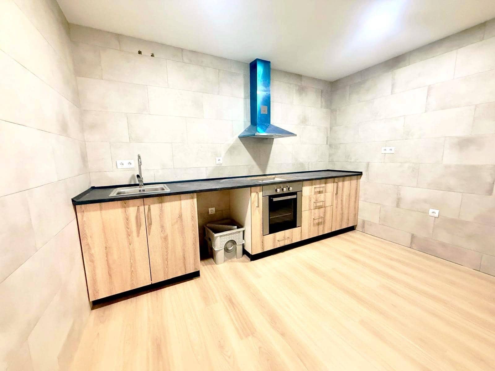 2 slaapkamer Rijtjeshuis te koop in Malaga stad - € 249.000 (Ref: 9981318)