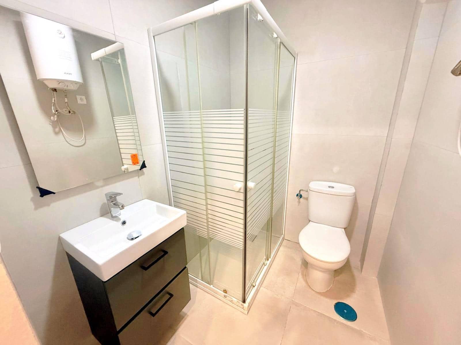 2 slaapkamer Rijtjeshuis te koop in Malaga stad - € 249.000 (Ref: 9981318)