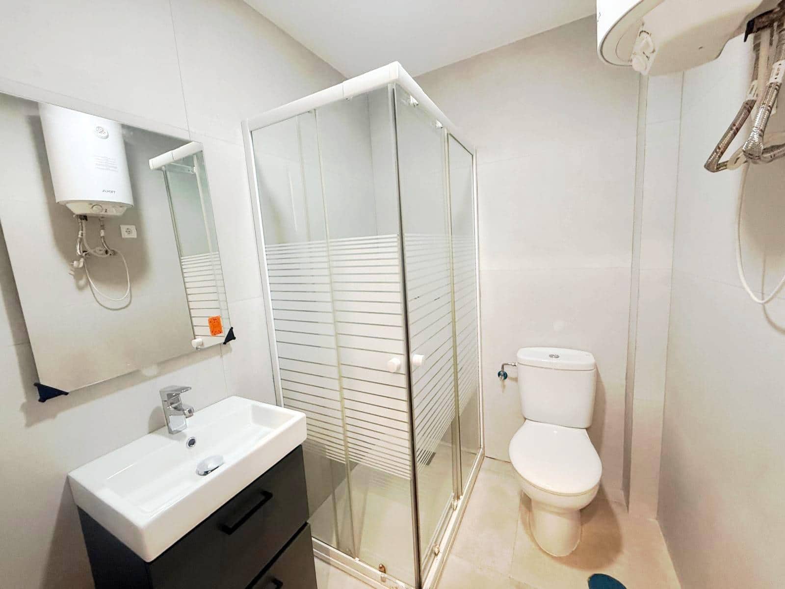 2 slaapkamer Rijtjeshuis te koop in Malaga stad - € 249.000 (Ref: 9981318)