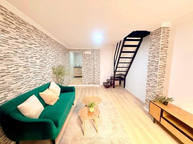 2 slaapkamer Rijtjeshuis te koop in Málaga stad - € 249.000 (Ref: 9981318)