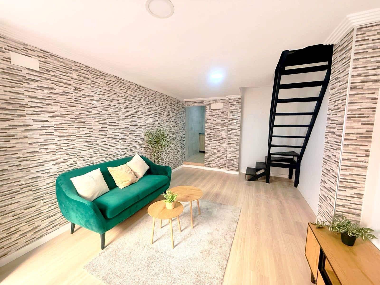 2 slaapkamer Rijtjeshuis te koop in Malaga stad - € 249.000 (Ref: 9981318)