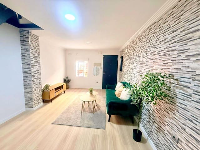 2 slaapkamer Rijtjeshuis te koop in Málaga stad - € 249.000 (Ref: 9981318)