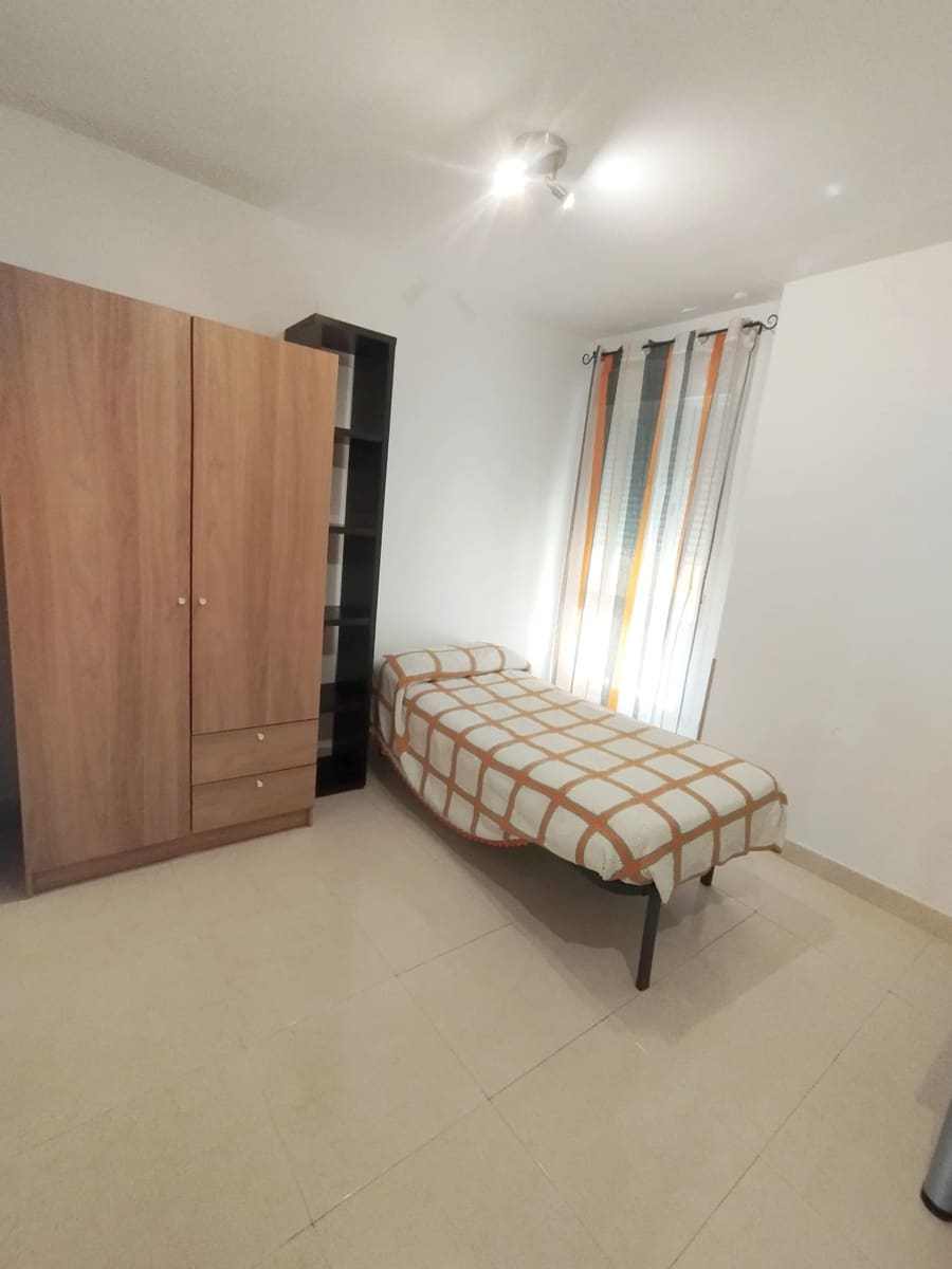 2 soveværelse Lejlighed til salg i Malaga by med garage - € 329.000 (Ref: 9981319)