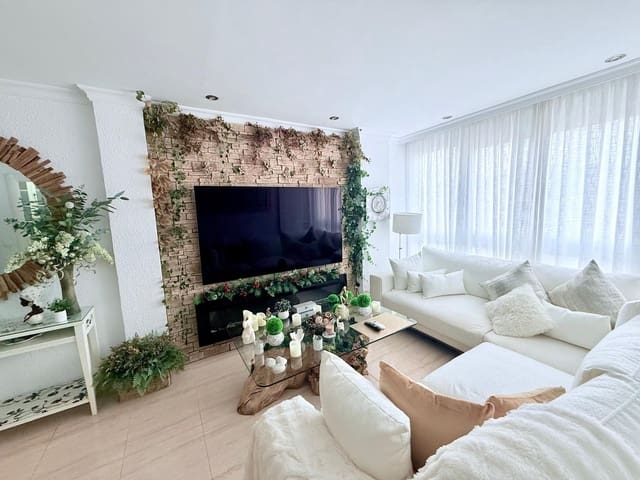 3 soveværelse Lejlighed til salg i Gamarra, Málaga by - € 296.000 (Ref: 9981320)