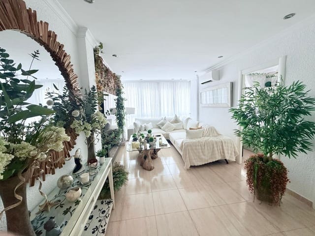 3 soveværelse Lejlighed til salg i Gamarra, Málaga by - € 296.000 (Ref: 9981320)